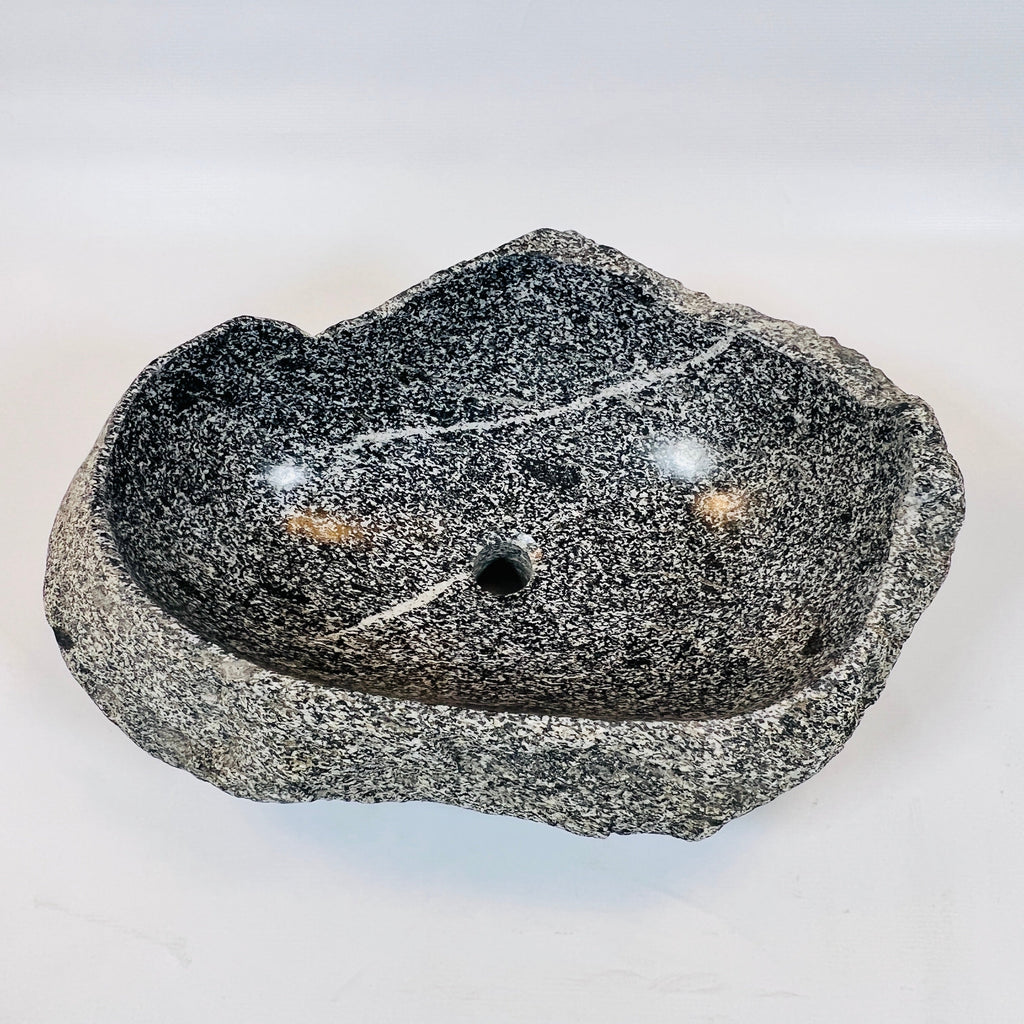 Salt And Pepper Lined River Stone Sink