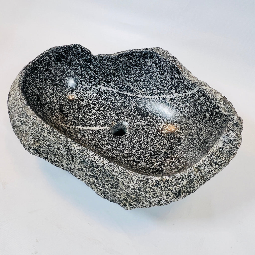 Salt And Pepper Lined River Stone Sink