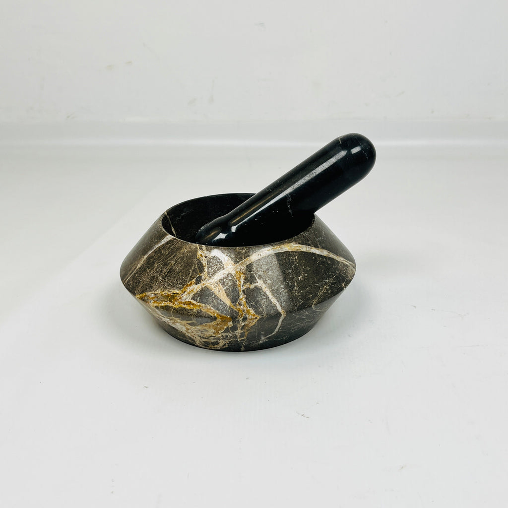 Golden Webbed Mortar & pestle