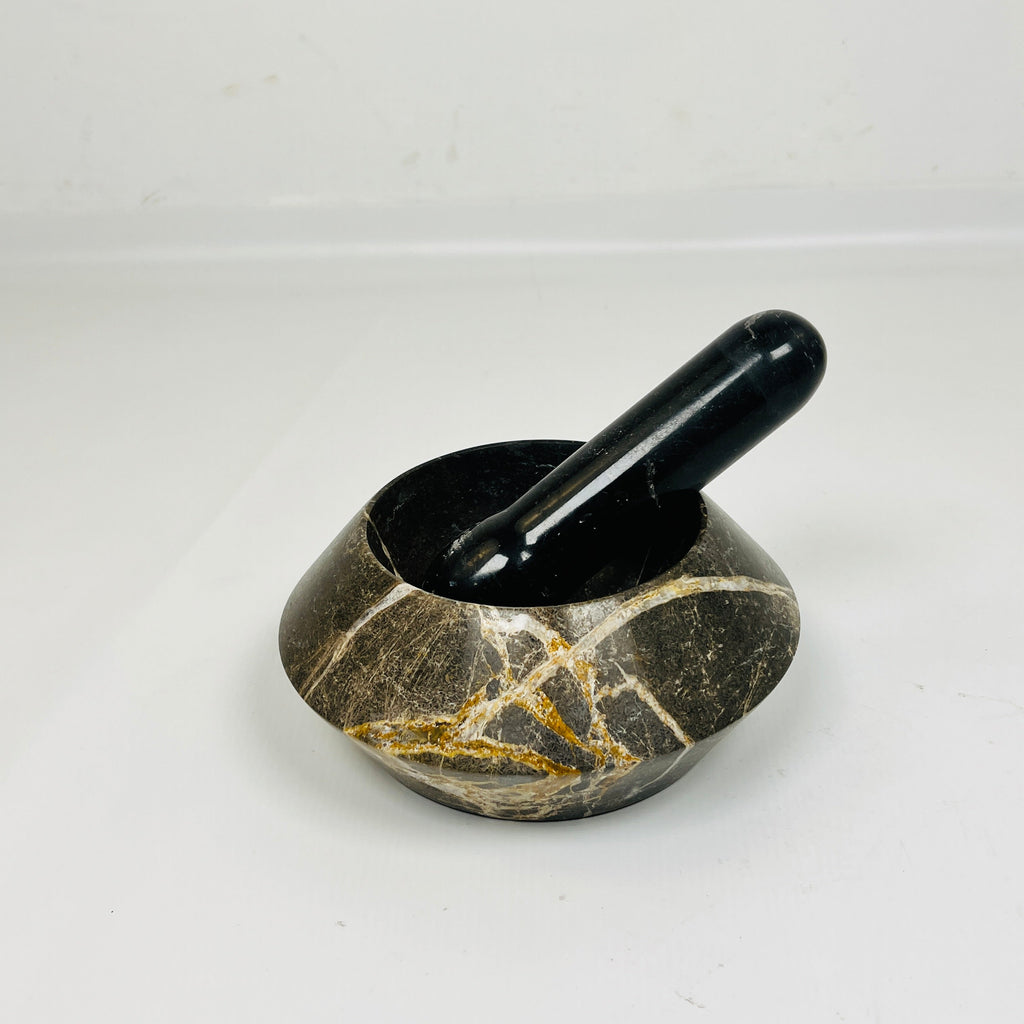 Golden Webbed Mortar & pestle