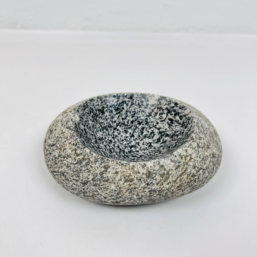 River Stone Grey and Black dotted Ash Tray