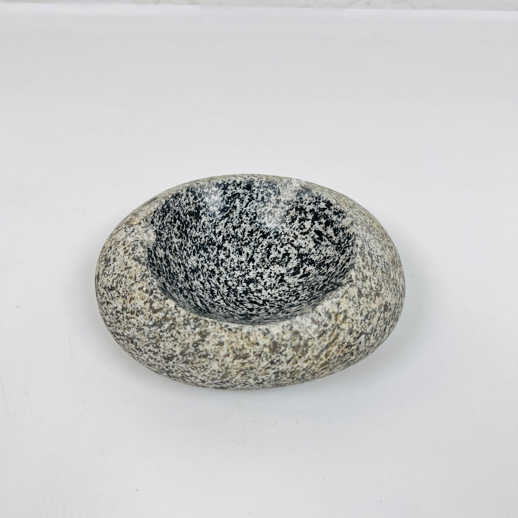 River Stone Grey and Black dotted Ash Tray