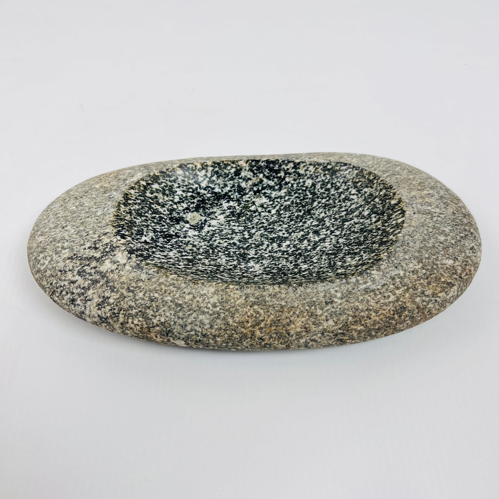 Riverstone Stone Pebble Spotted Soap Dish