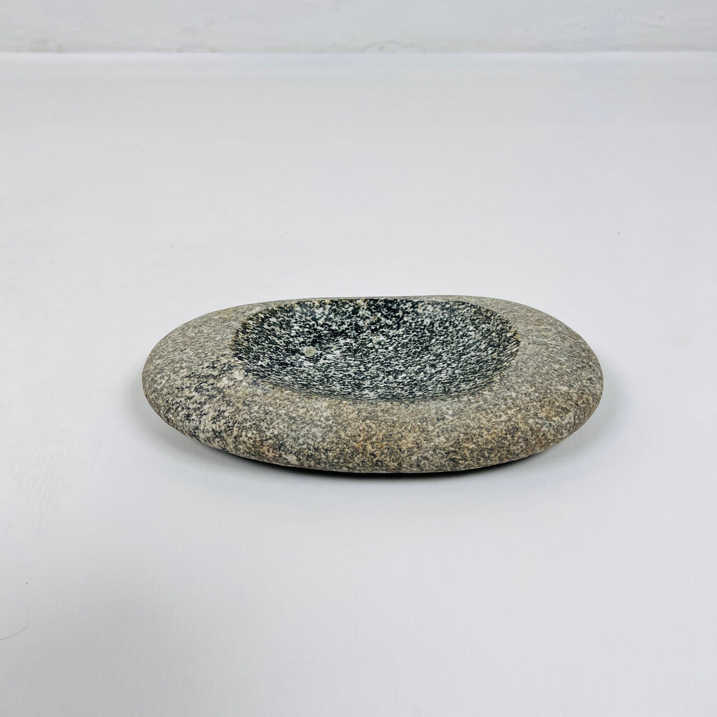 Riverstone Stone Pebble Spotted Soap Dish