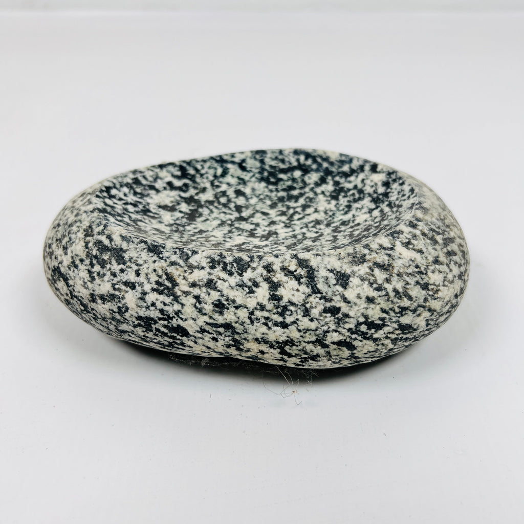 Riverstone Tuxedo Spotted Soap Dish