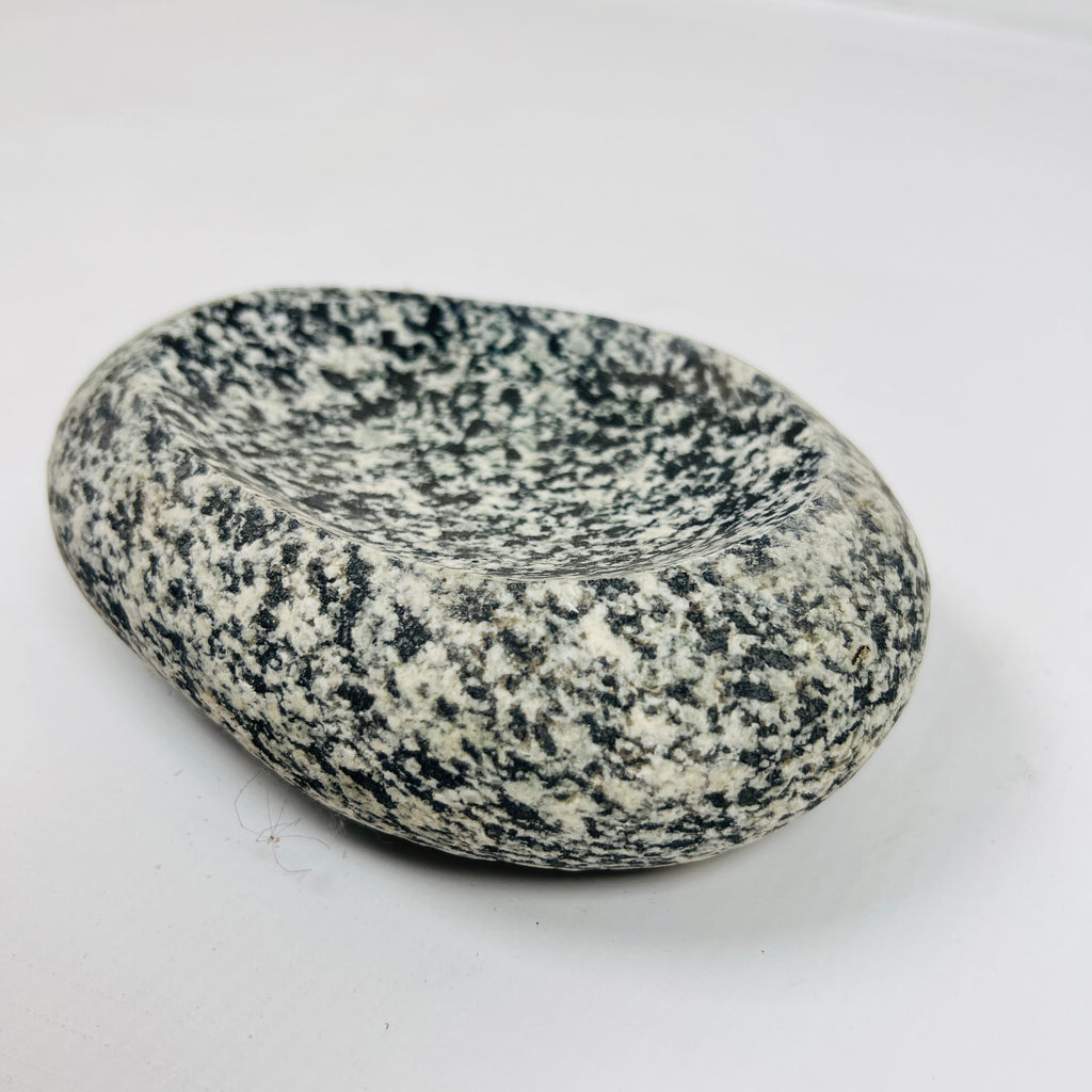 Riverstone Tuxedo Spotted Soap Dish