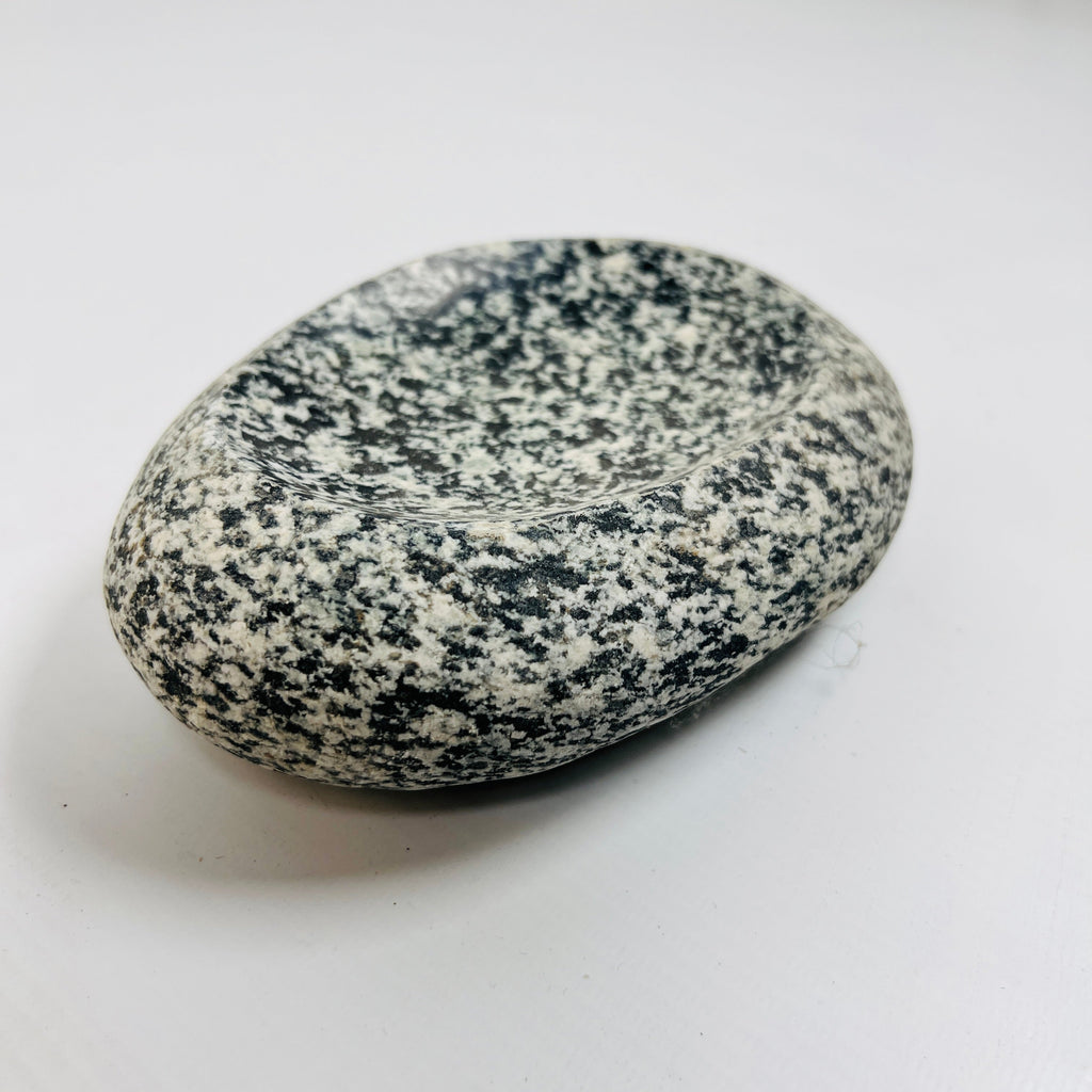 Riverstone Tuxedo Spotted Soap Dish