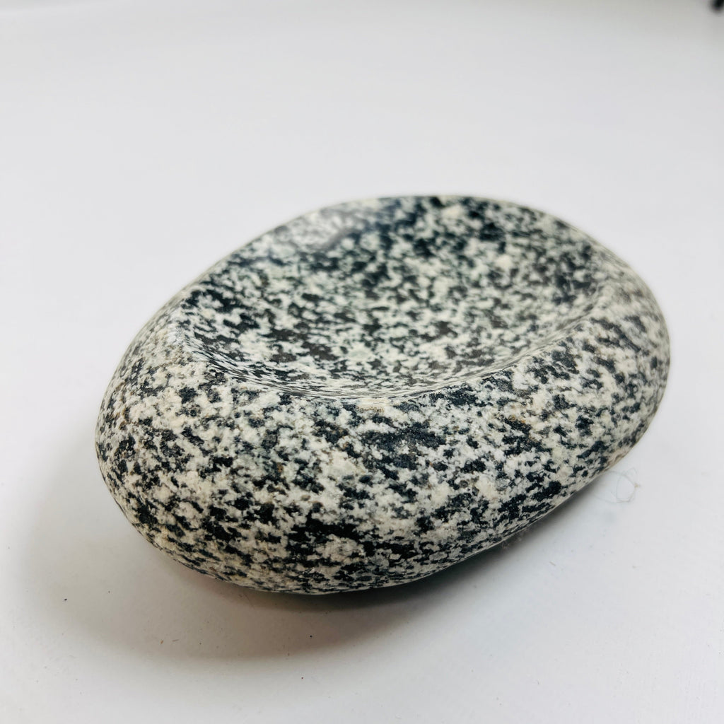 Riverstone Tuxedo Spotted Soap Dish