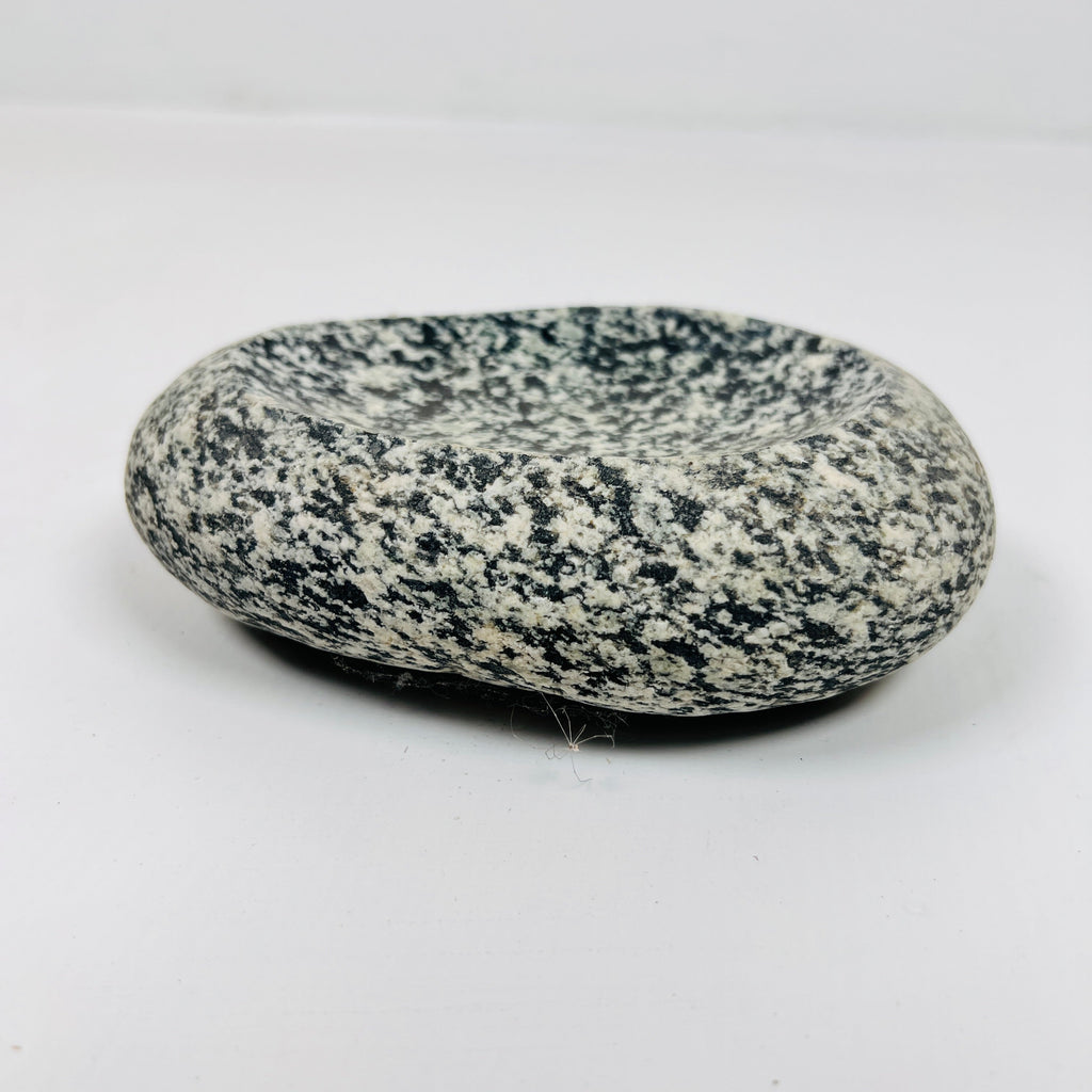 Riverstone Tuxedo Spotted Soap Dish